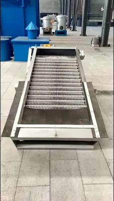 Màn hình thanh quay tách chất lỏng rắn tự động với lưới 1000-5000mm